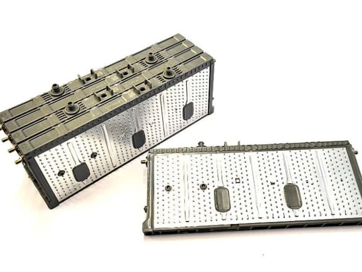 Modules de batterie hybride testés, chargés et équilibrés